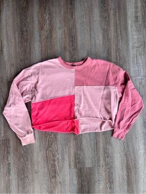 wild fable Pink Colorblock Cropped Crewneck Sweatshirt - size Medium